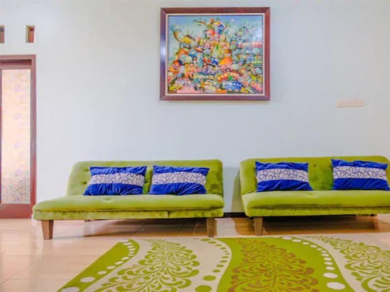 Oyo 2376 Tiara Family Residence Batu  Buitenkant foto