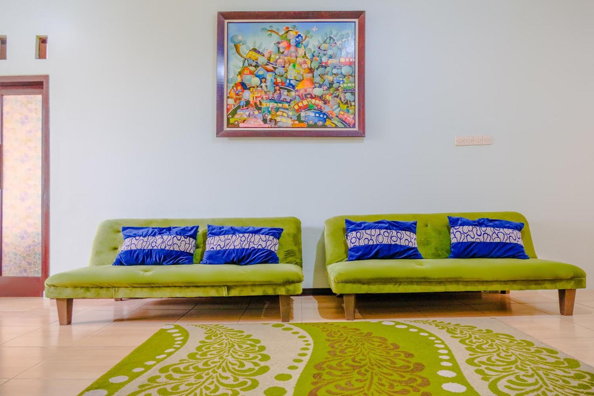 Oyo 2376 Tiara Family Residence Batu  Buitenkant foto